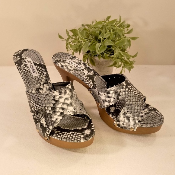 Cape Robbin Shoes - NWOT - never worn Wild Thing